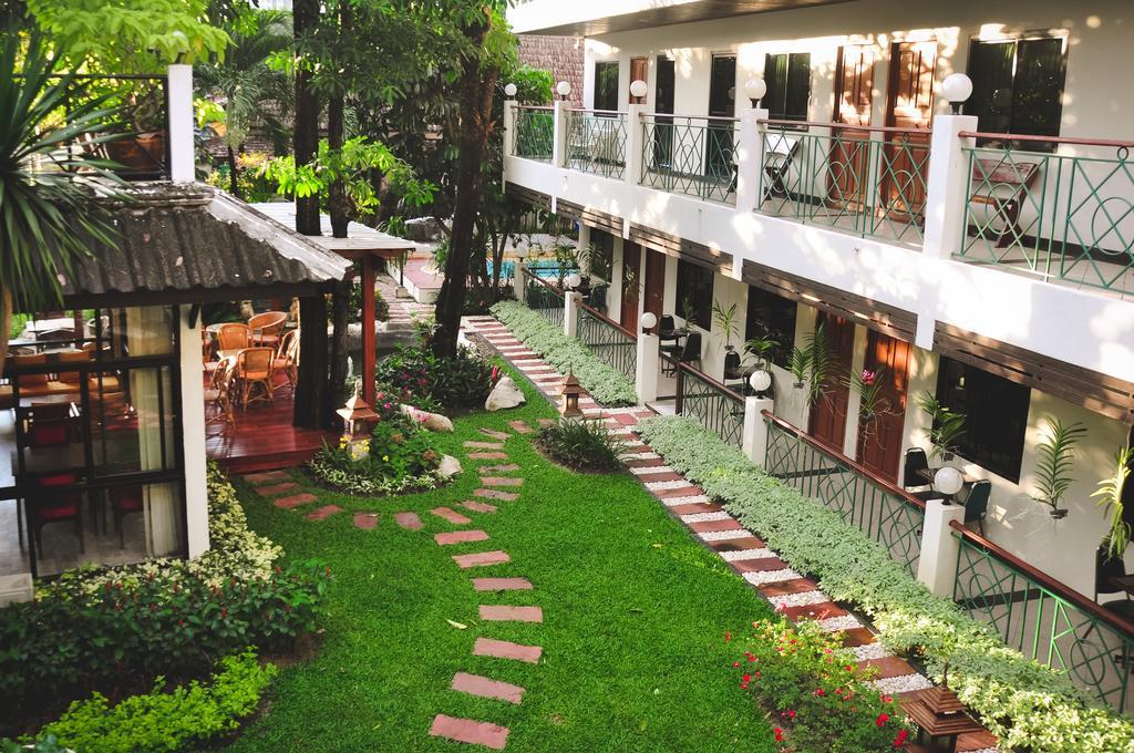 Charlie House Pin Klao Banguecoque Exterior foto
