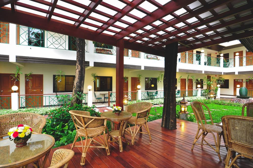 Charlie House Pin Klao Banguecoque Exterior foto