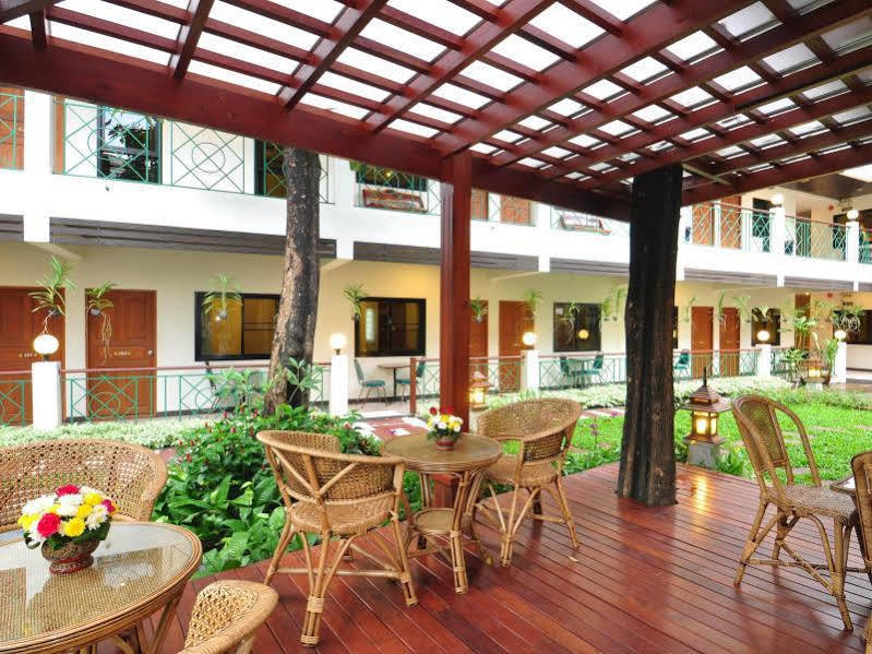 Charlie House Pin Klao Banguecoque Exterior foto